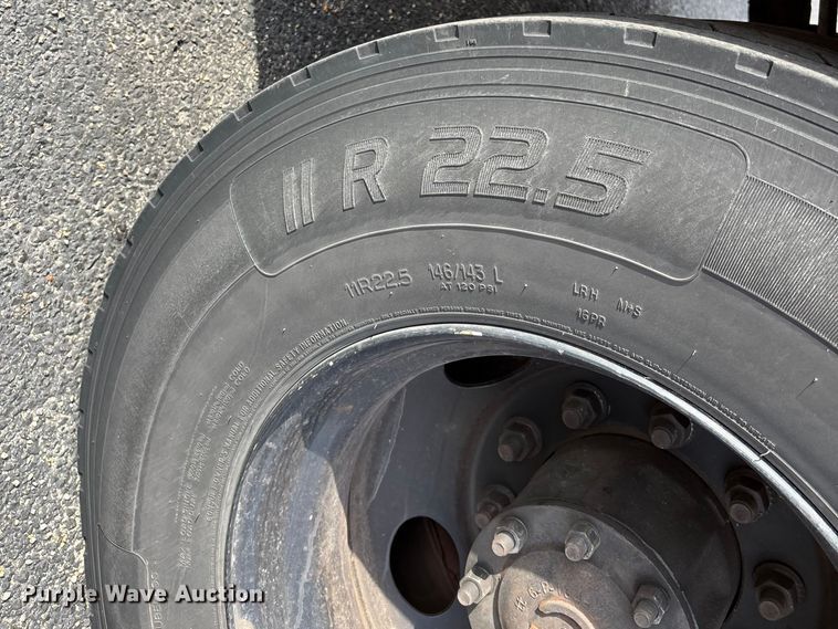 image for item DT0024 2014 Thomas B2 bus