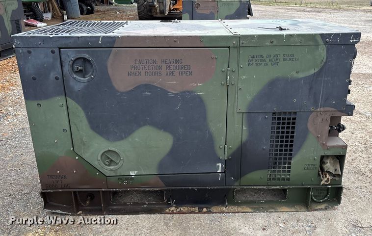 image for item DT0025 2002 MEP-8003A generator