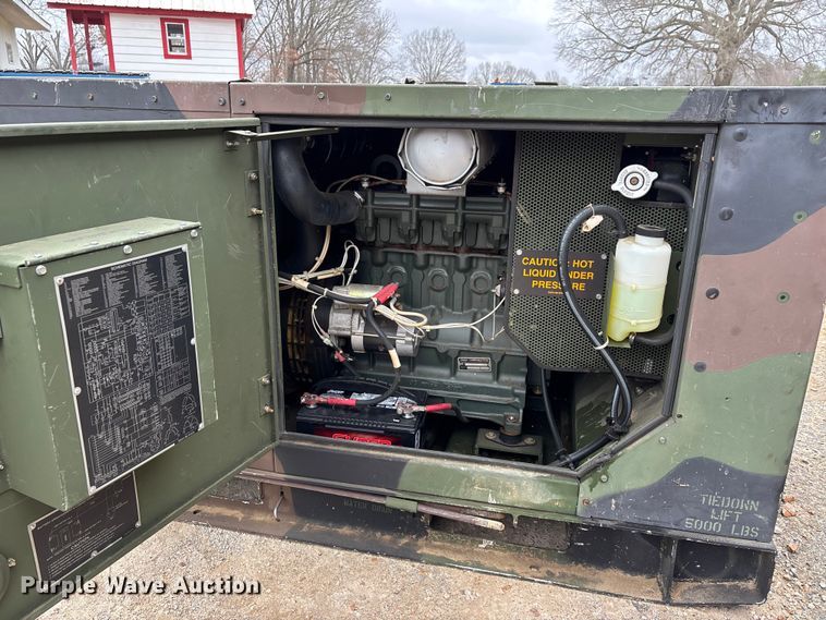 image for item DT0025 2002 MEP-8003A generator