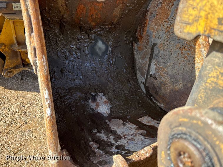 image for item DT0028 2002 Caterpillar 430D backhoe