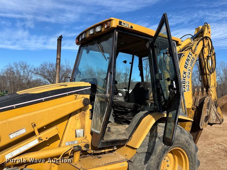 image for item DT0028 2002 Caterpillar 430D backhoe