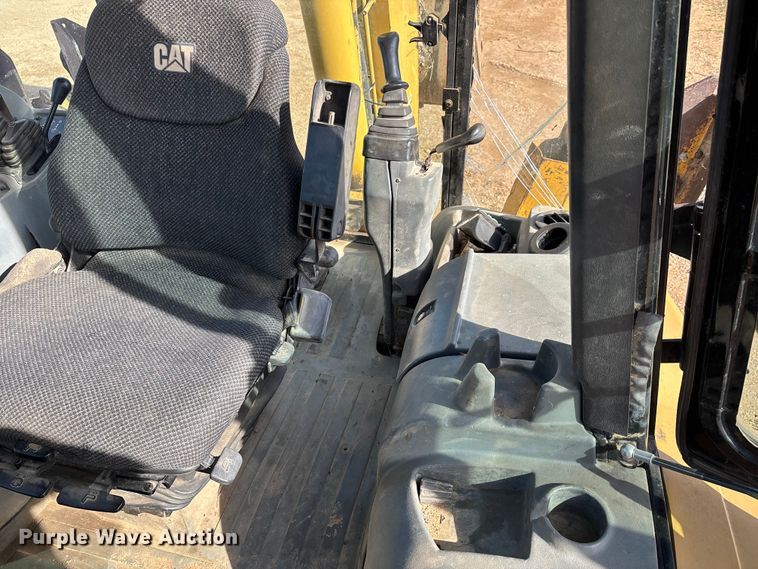 image for item DT0028 2002 Caterpillar 430D backhoe