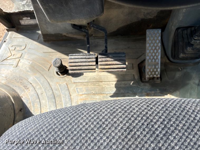 image for item DT0028 2002 Caterpillar 430D backhoe