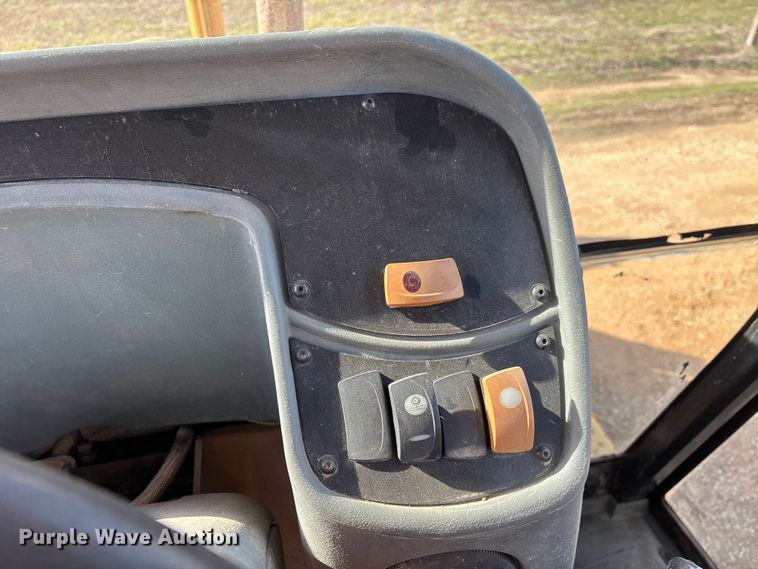 image for item DT0028 2002 Caterpillar 430D backhoe