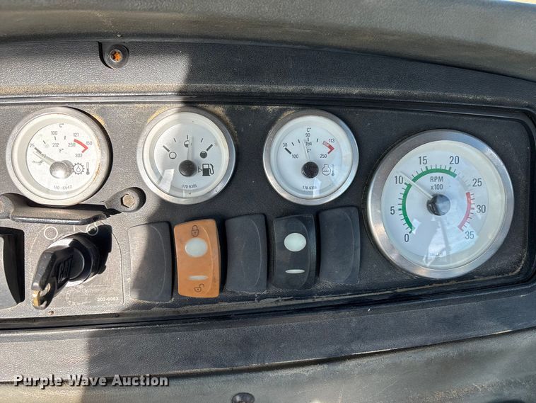 image for item DT0028 2002 Caterpillar 430D backhoe