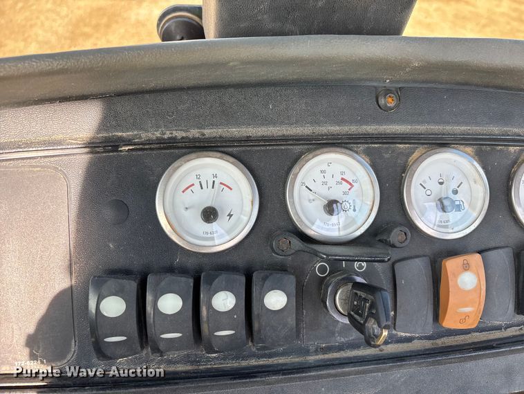 image for item DT0028 2002 Caterpillar 430D backhoe