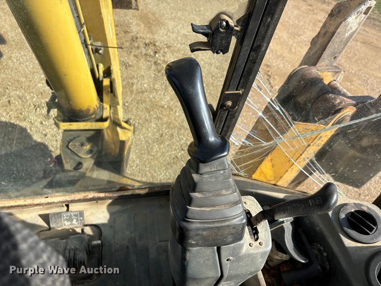 image for item DT0028 2002 Caterpillar 430D backhoe