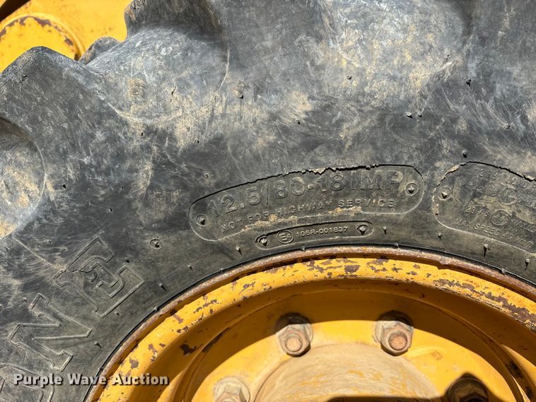 image for item DT0028 2002 Caterpillar 430D backhoe