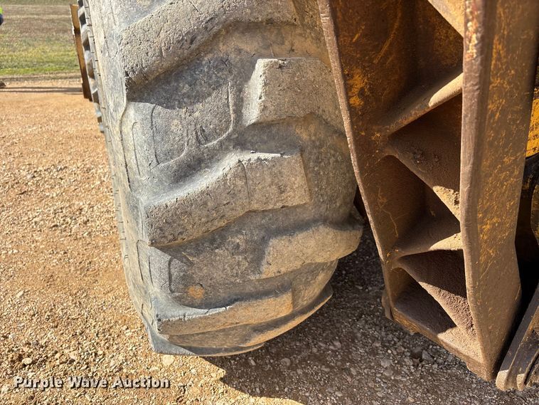 image for item DT0028 2002 Caterpillar 430D backhoe