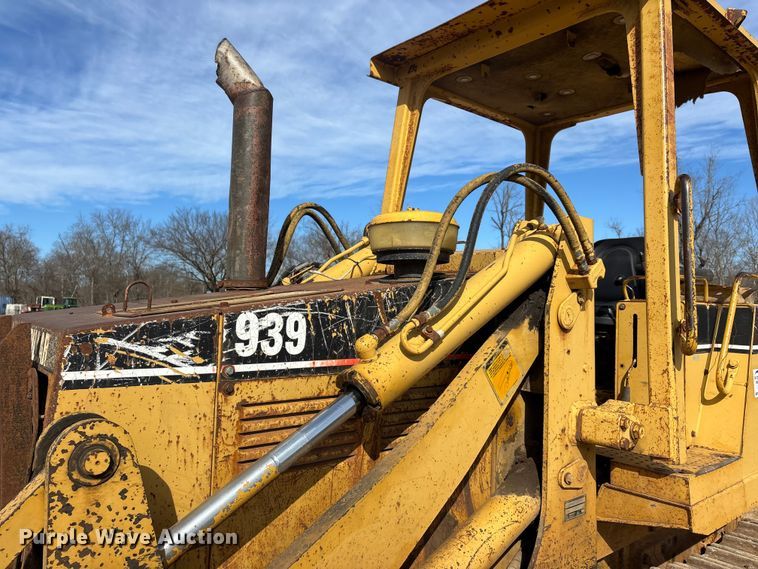 image for item DT0029 1994 Caterpillar 939 track loader