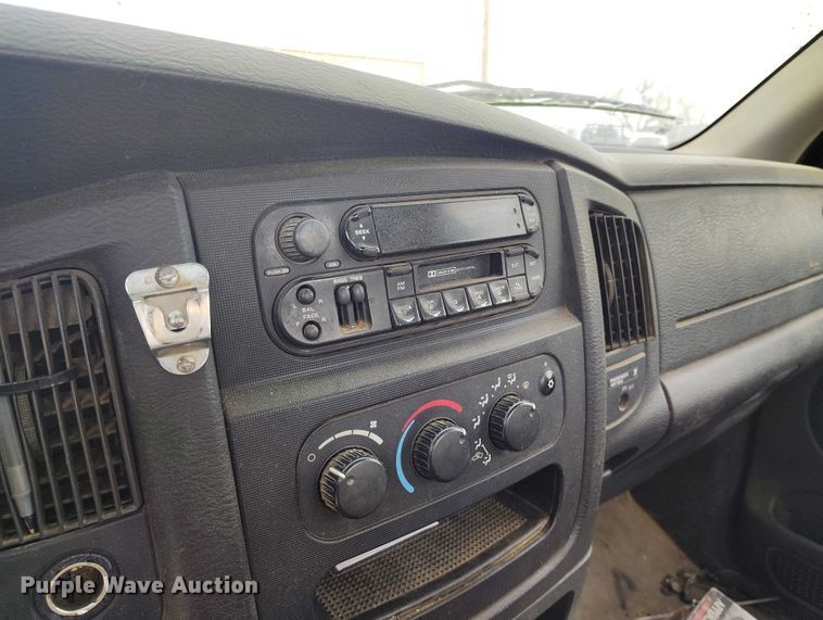 image for item DT0898 2004 Dodge Ram 2500 pickup truck