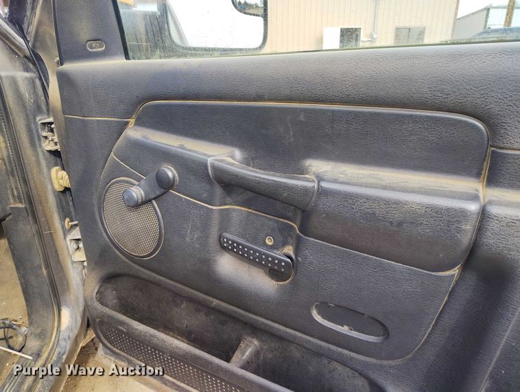 image for item DT0898 2004 Dodge Ram 2500 pickup truck