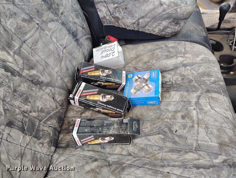 image for item DT0898 2004 Dodge Ram 2500 pickup truck