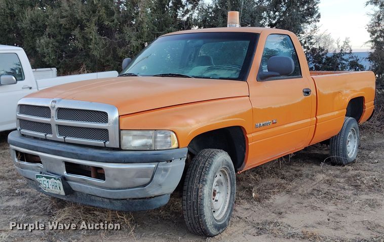 image for item DT0904 1999 Dodge Ram 1500 pickup truck
