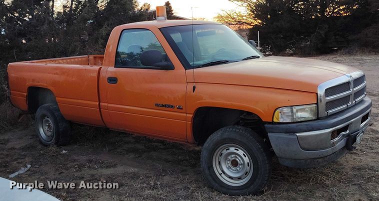 image for item DT0904 1999 Dodge Ram 1500 pickup truck