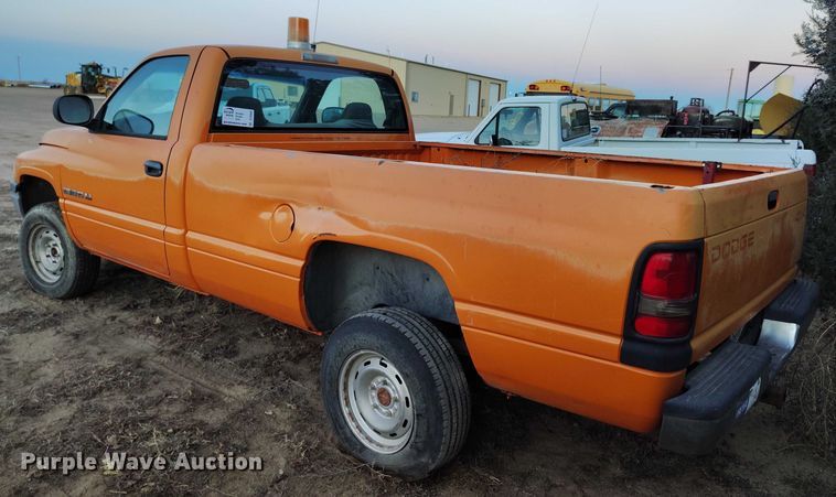 image for item DT0904 1999 Dodge Ram 1500 pickup truck