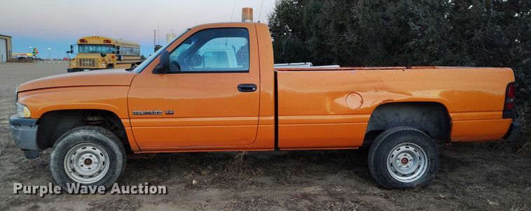 image for item DT0904 1999 Dodge Ram 1500 pickup truck