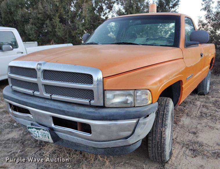 image for item DT0904 1999 Dodge Ram 1500 pickup truck