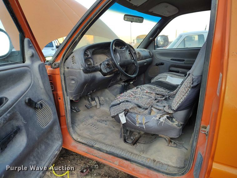 image for item DT0904 1999 Dodge Ram 1500 pickup truck