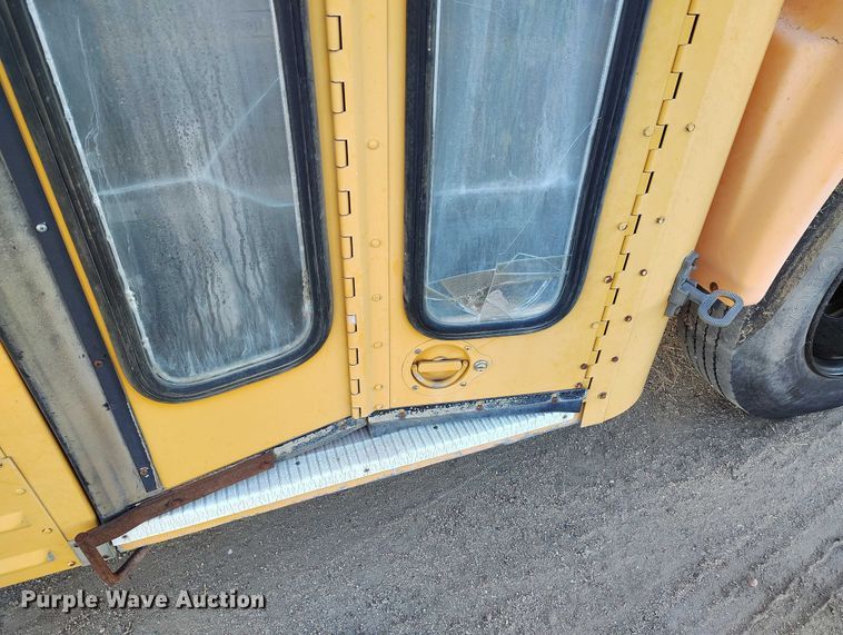 image for item DT0905 1996 GMC B7 school bus