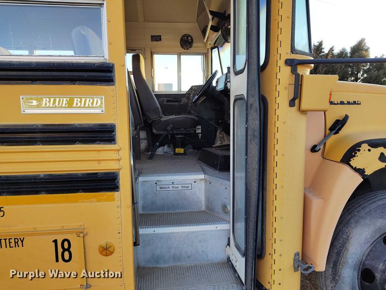 image for item DT0905 1996 GMC B7 school bus