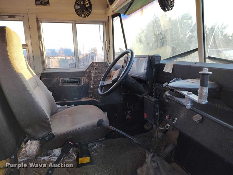 image for item DT0905 1996 GMC B7 school bus