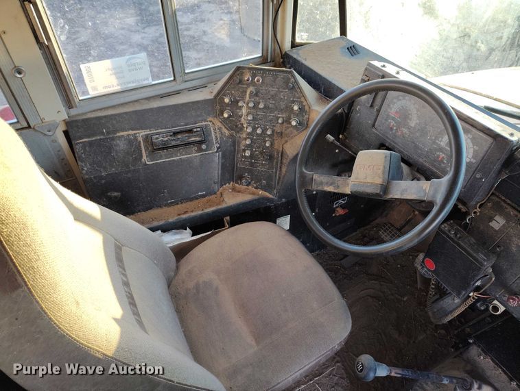 image for item DT0905 1996 GMC B7 school bus