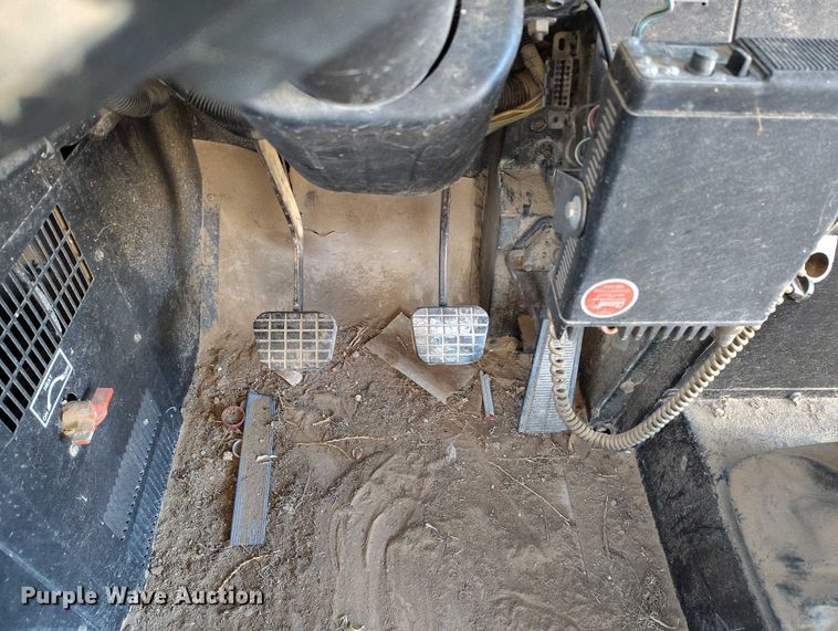 image for item DT0905 1996 GMC B7 school bus