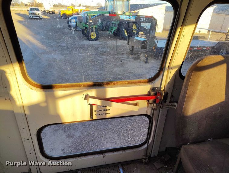 image for item DT0905 1996 GMC B7 school bus