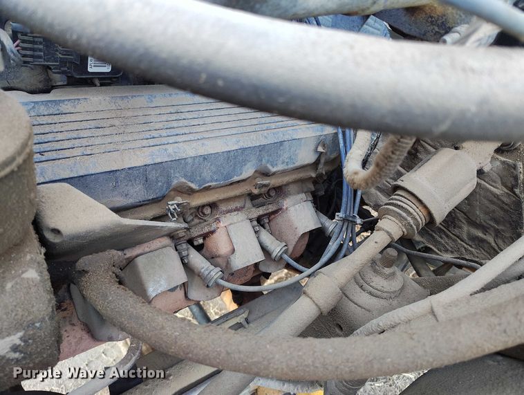 image for item DT0905 1996 GMC B7 school bus