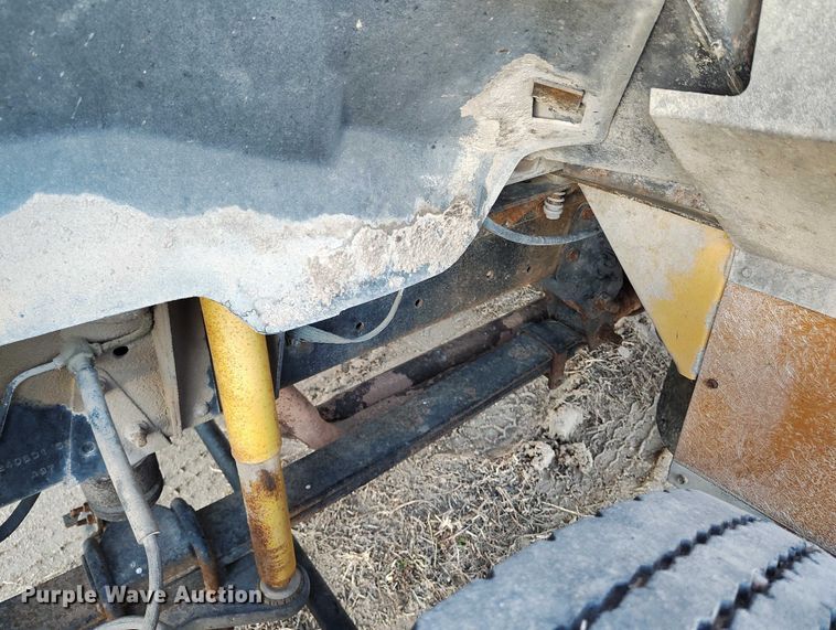 image for item DT0905 1996 GMC B7 school bus