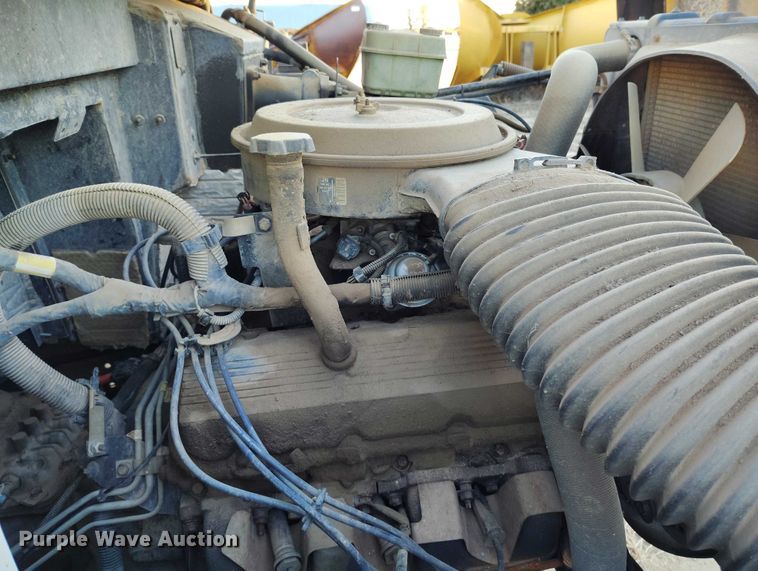 image for item DT0905 1996 GMC B7 school bus