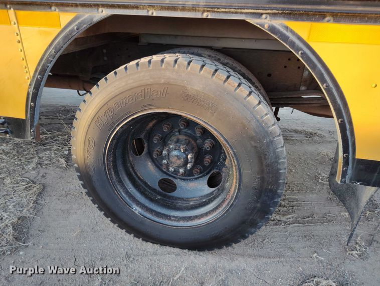 image for item DT0905 1996 GMC B7 school bus