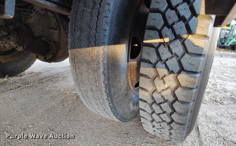 image for item DT0905 1996 GMC B7 school bus