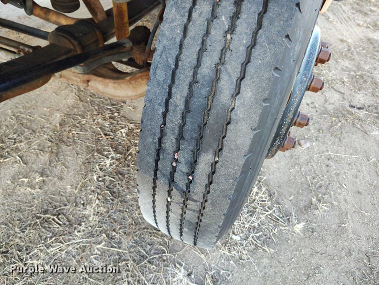 image for item DT0905 1996 GMC B7 school bus