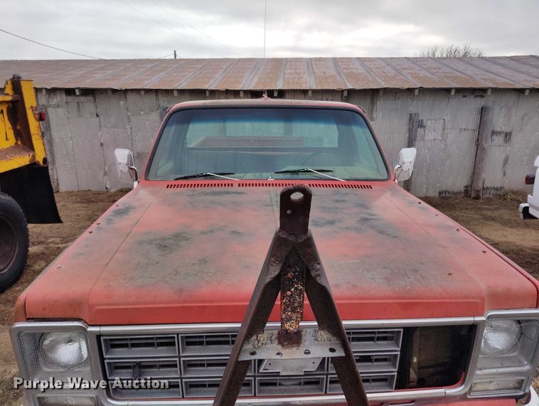 image for item DT0906 1979 Chevrolet Custom Deluxe K10 pickup truck