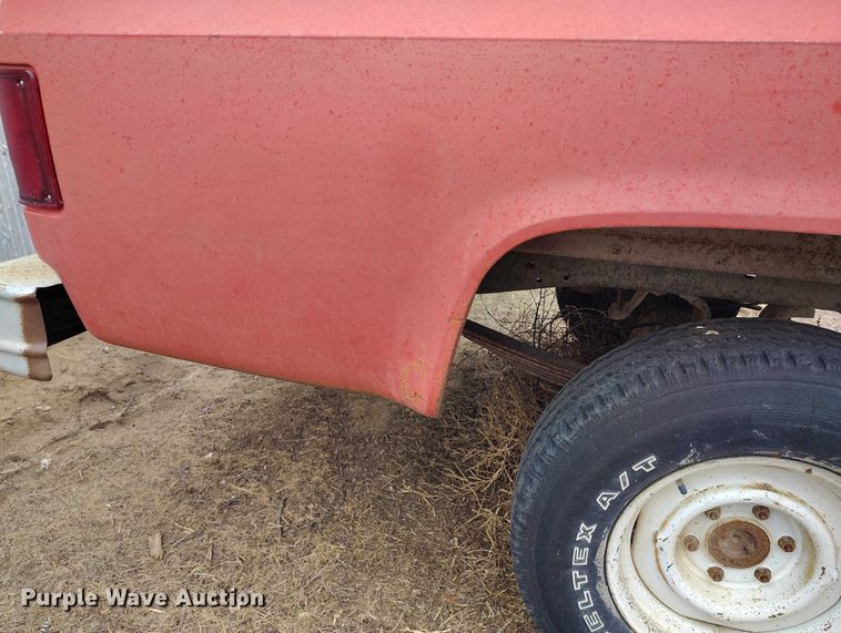 image for item DT0906 1979 Chevrolet Custom Deluxe K10 pickup truck