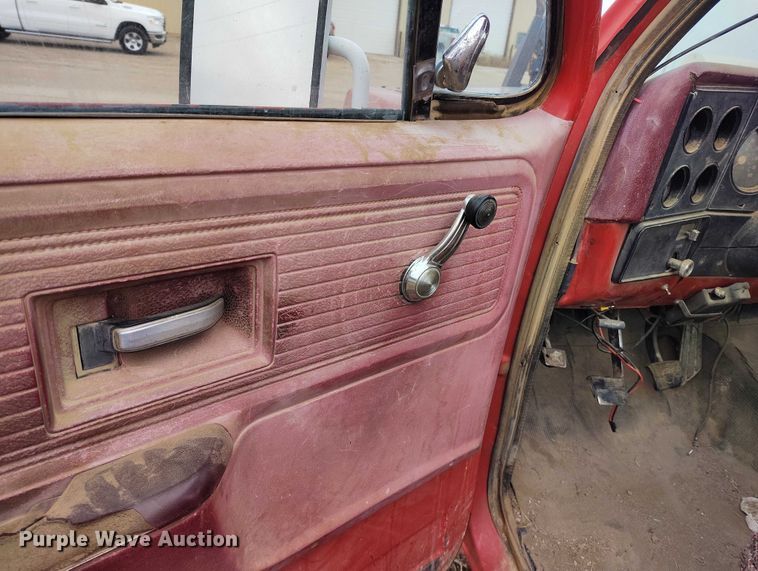 image for item DT0906 1979 Chevrolet Custom Deluxe K10 pickup truck