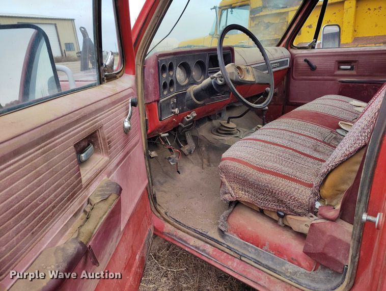 image for item DT0906 1979 Chevrolet Custom Deluxe K10 pickup truck