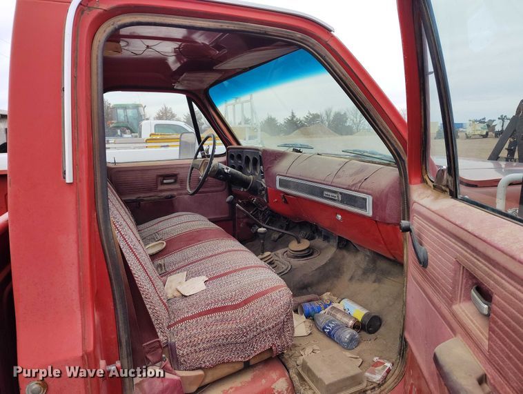 image for item DT0906 1979 Chevrolet Custom Deluxe K10 pickup truck