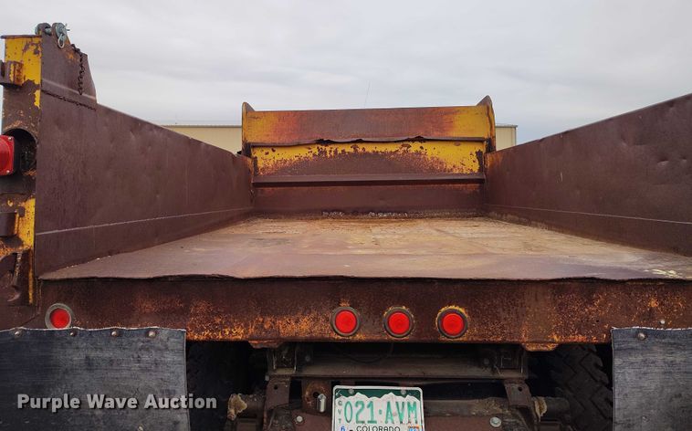 image for item DT0907 1973 International LoadStar 1600 dump truck