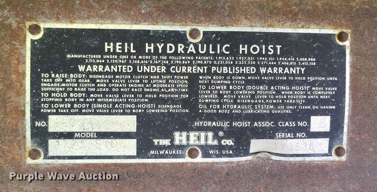 image for item DT0907 1973 International LoadStar 1600 dump truck