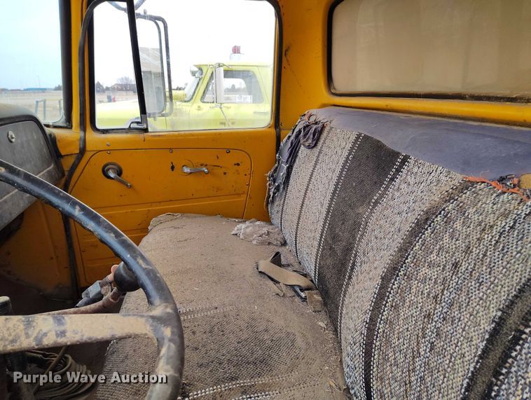 image for item DT0907 1973 International LoadStar 1600 dump truck