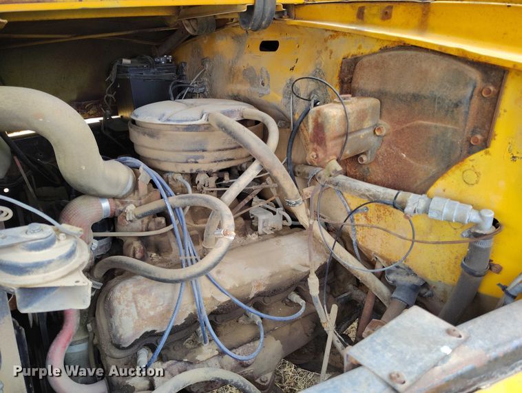 image for item DT0907 1973 International LoadStar 1600 dump truck