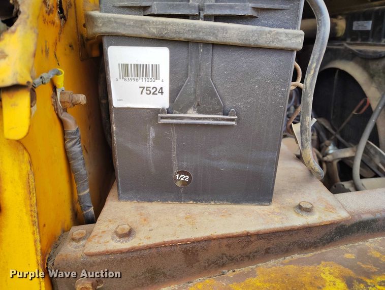 image for item DT0907 1973 International LoadStar 1600 dump truck