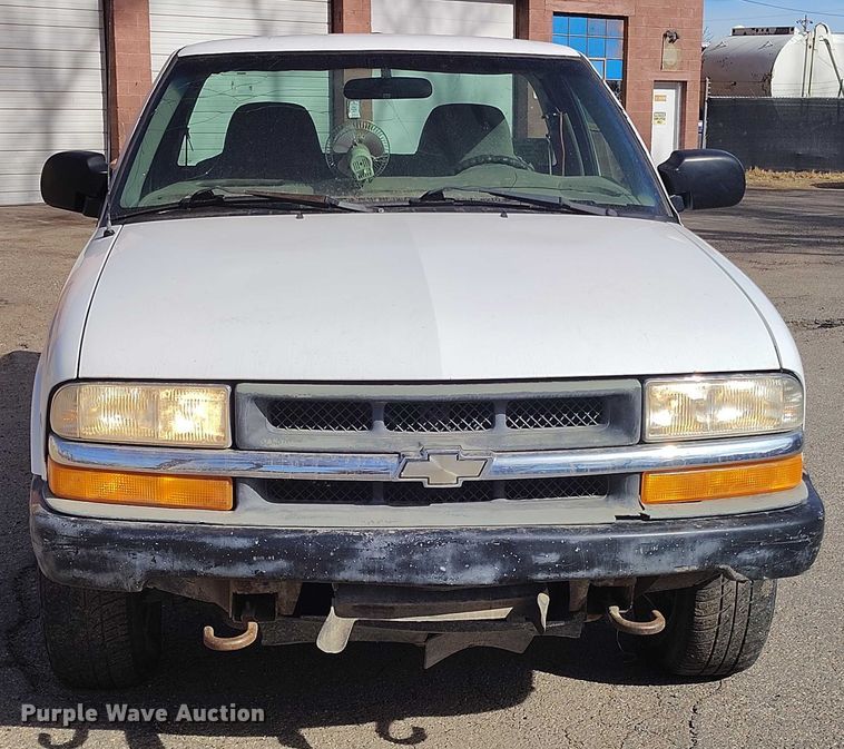 image for item DT0921 1999 Chevrolet S-10 pickup truck