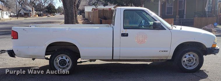 image for item DT0921 1999 Chevrolet S-10 pickup truck