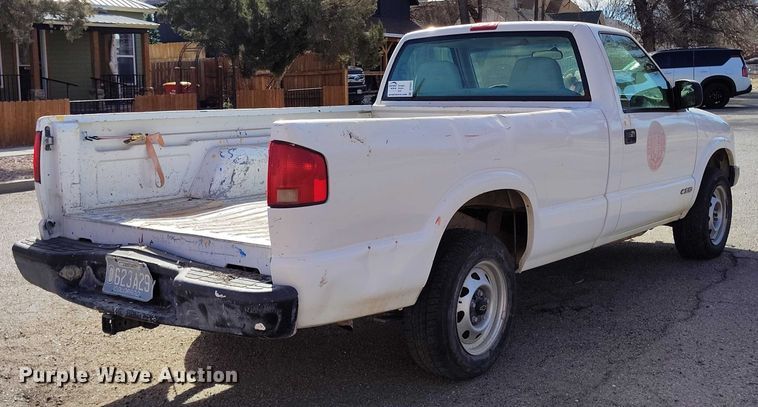 image for item DT0921 1999 Chevrolet S-10 pickup truck
