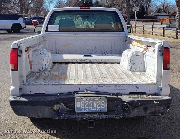 image for item DT0921 1999 Chevrolet S-10 pickup truck