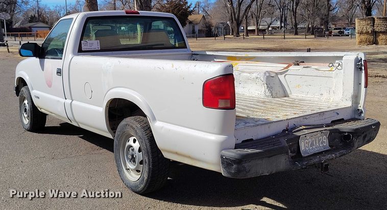 image for item DT0921 1999 Chevrolet S-10 pickup truck